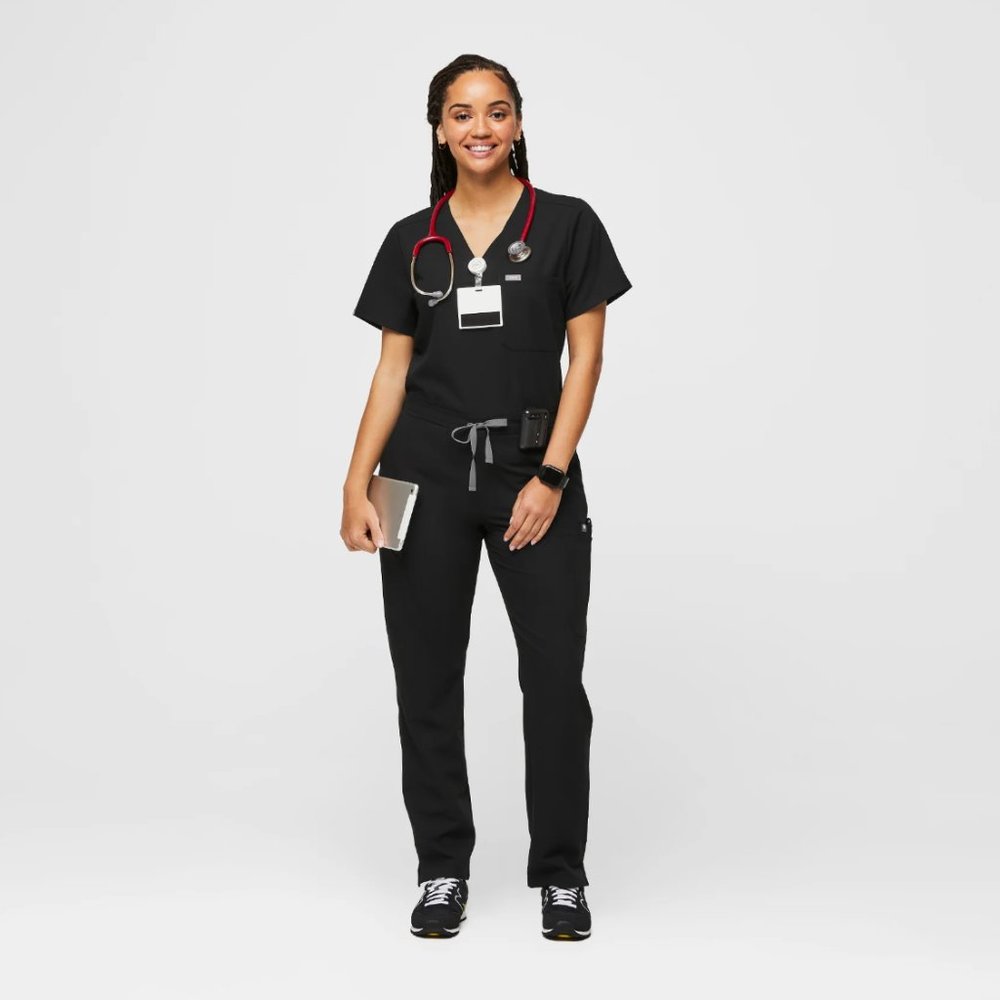FIGS Women's Technical Collection Yola Skinny Scrub in Black - M